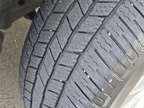 Used 2021 Cadillac Escalade ESV Premium Luxury image 13