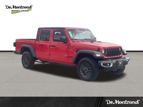 New 2025 Jeep Gladiator Sport image 3