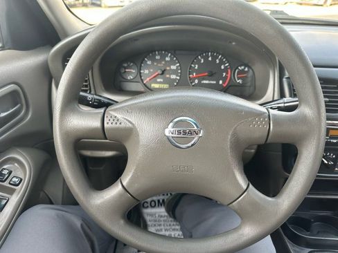 Used 2004 Nissan Sentra S image 13