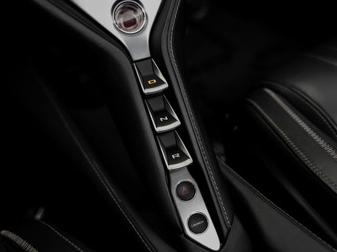 Used 2020 McLaren 720S Spider RWD image 45