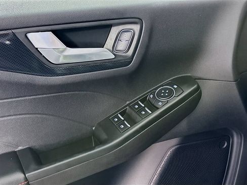 Used 2025 Ford Escape ST-Line FWD image 18