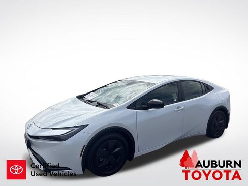 Certified 2026 Toyota Prius Plug-In Hybrid FWD image 4