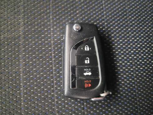 Used 2021 Toyota Corolla SE w/ Carpet Mat Package (TMS) image 32