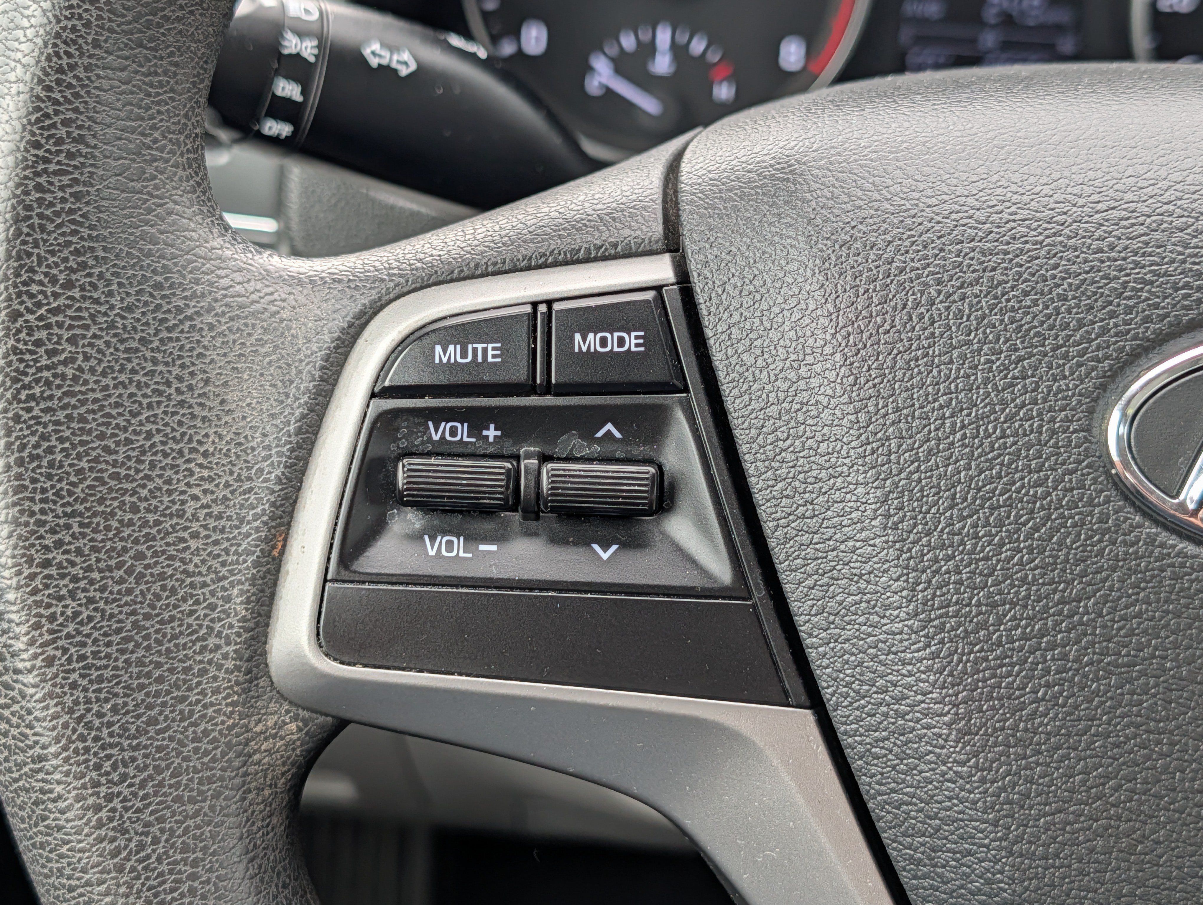 Used 2017 Hyundai Elantra SE FWD image 29