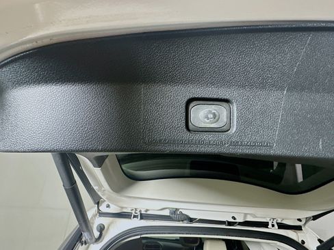 Used 2017 Ford Explorer Platinum image 31