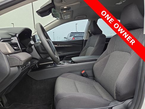 Used 2025 Toyota Camry LE image 14