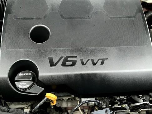 Used 2020 Chevrolet Traverse RS image 32