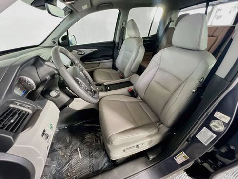 Used 2023 Honda Ridgeline RTL-E image 10