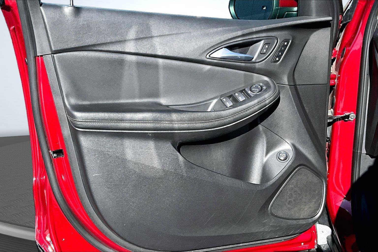 Used 2020 Buick Encore GX Essence FWD image 23