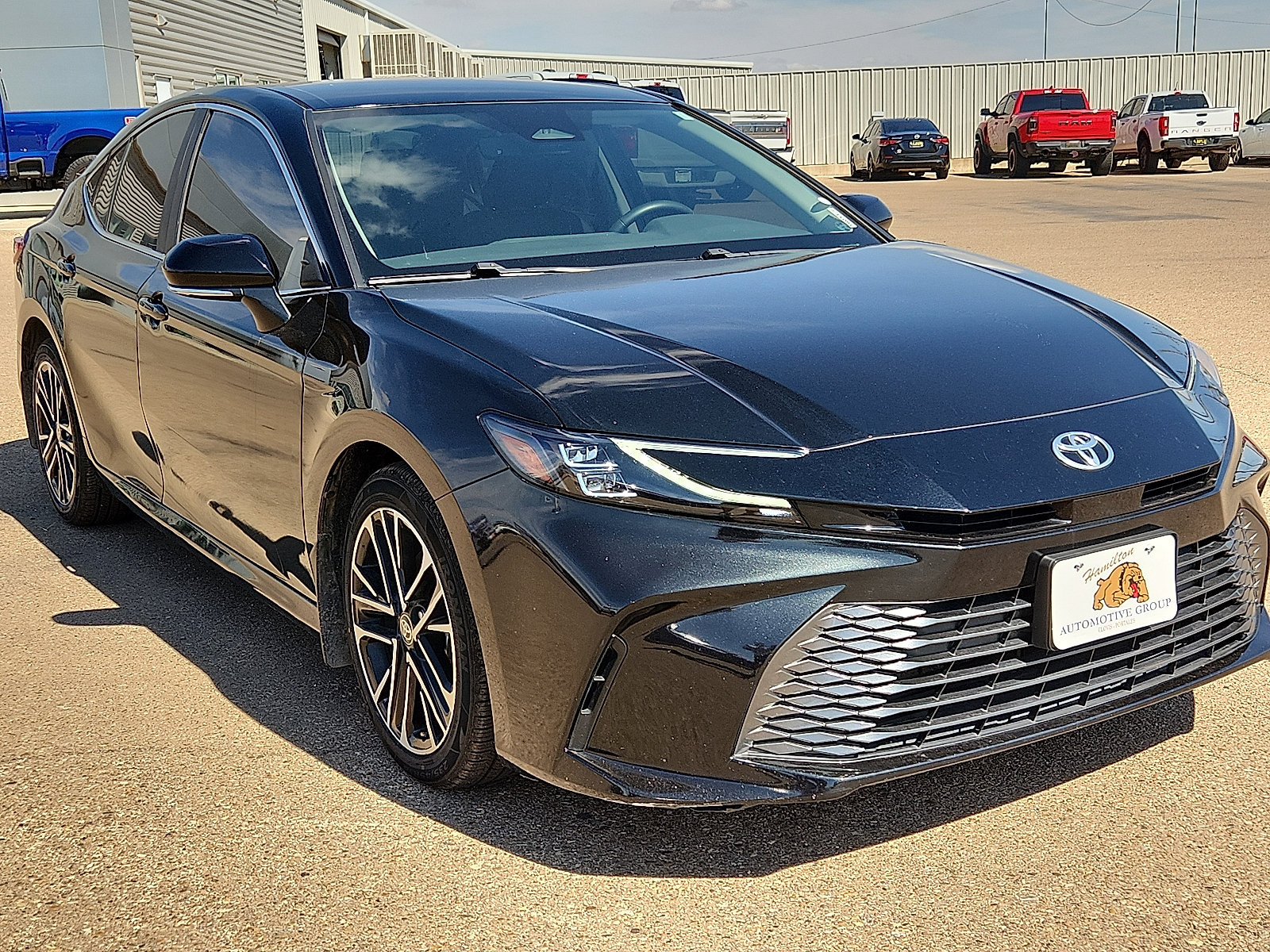 Used 2025 Toyota Camry XLE FWD image 5