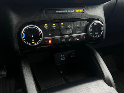 Used 2022 Ford Escape SEL w/ Technology Package image 13