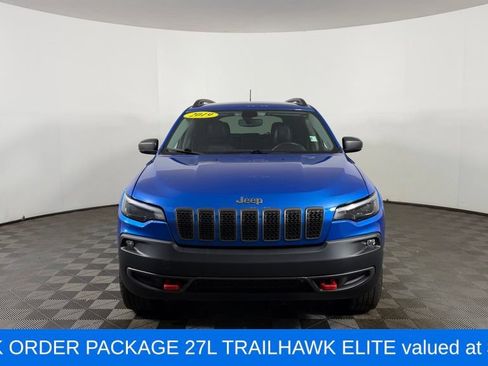 Used 2019 Jeep Cherokee Trailhawk AWD/4WD image 2