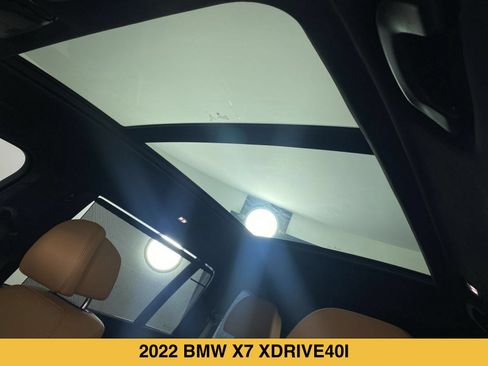 Used 2022 BMW X7 xDrive40i w/ M Sport Package AWD/4WD image 11