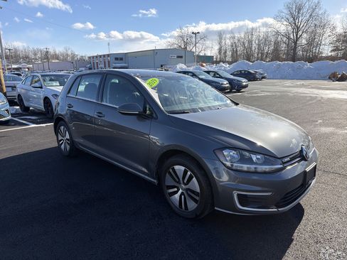 Used 2019 Volkswagen e-Golf SE w/ Driver Assistance Package image 3
