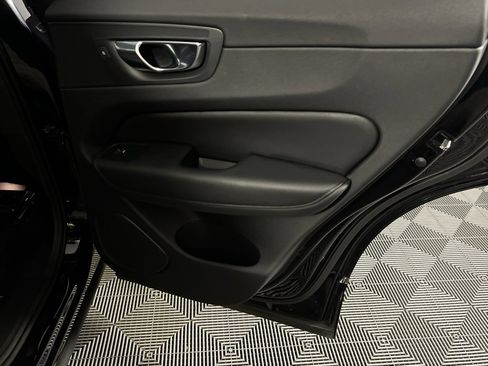 Used 2025 Volvo XC60 B5 Plus image 30