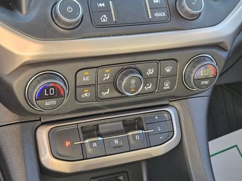 Used 2023 GMC Acadia Denali w/ Denali Technology Package AWD/4WD image 30