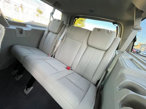 Used 2014 Ford Expedition EL XLT image 19