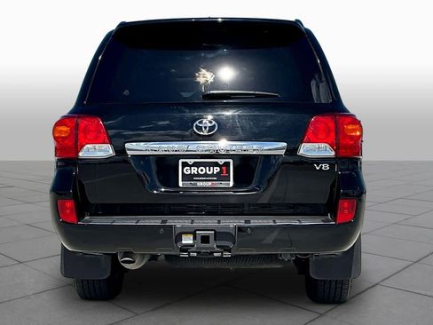 Used 2015 Toyota Land Cruiser image 5