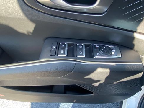 Used 2025 Kia Sorento S w/ Panoramic Sunroof Package FWD image 11