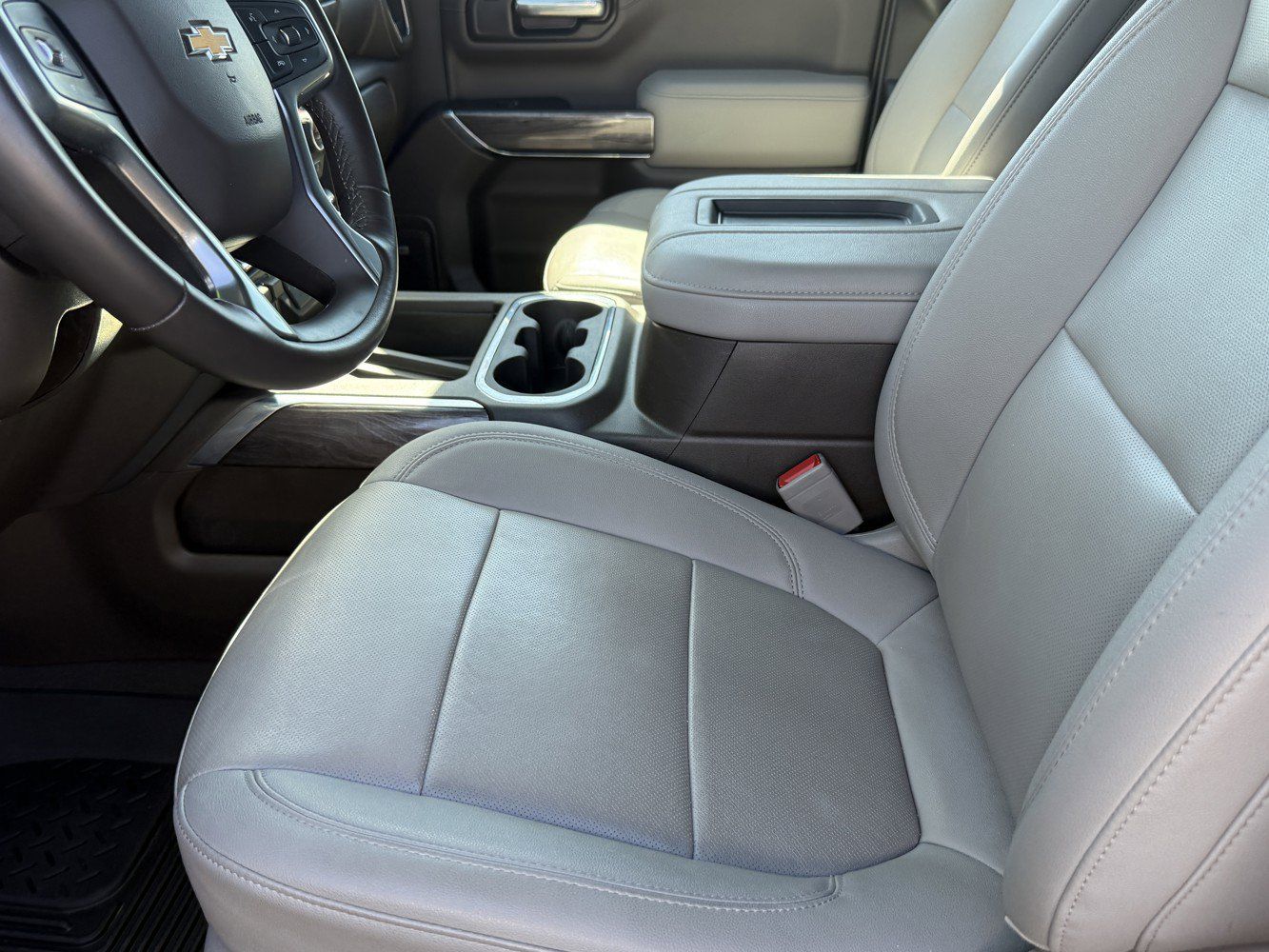 Used 2022 Chevrolet Silverado 1500 LTZ w/ LTZ Convenience Package II AWD/4WD image 11