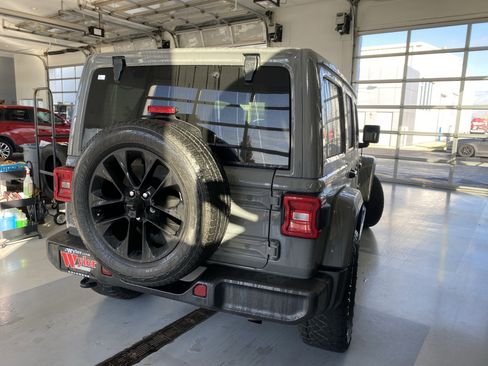 Used 2021 Jeep Wrangler Unlimited Sahara image 4