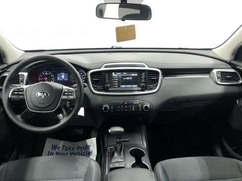 Used 2019 Kia Sorento LX image 14