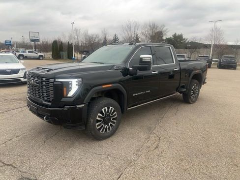 Used 2025 GMC Sierra 2500 Denali Ultimate w/ Snow Plow Prep/Camper Package image 1