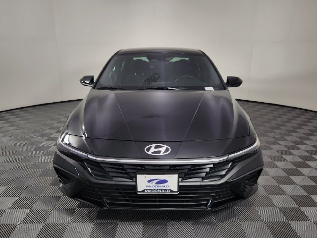 Certified 2025 Hyundai Elantra SEL FWD image 8