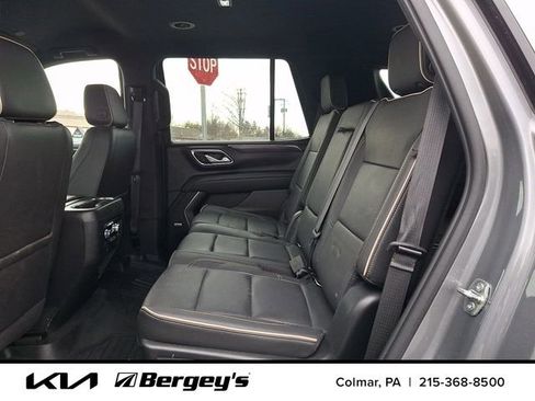 Used 2022 GMC Yukon SLT w/ SLT Luxury Package image 12