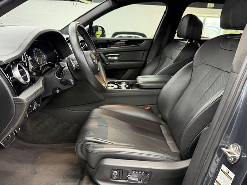 Used 2019 Bentley Bentayga image 20