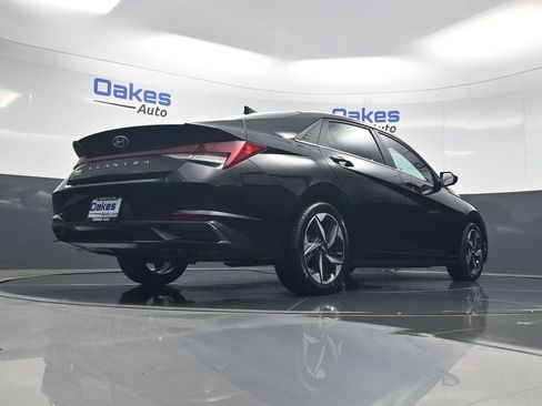 Used 2022 Hyundai Elantra SEL w/ Convenience + Premium Package FWD image 45