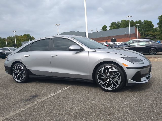 Used 2025 Hyundai Ioniq 6 SEL RWD image 2