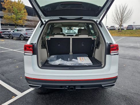 New 2026 Volkswagen Atlas SE image 5