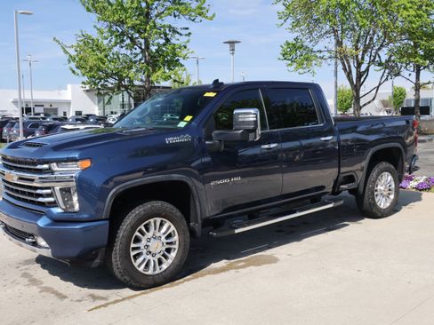 Used 2023 Chevrolet Silverado 2500 High Country w/ Z71 Off-Road Package AWD/4WD image 5
