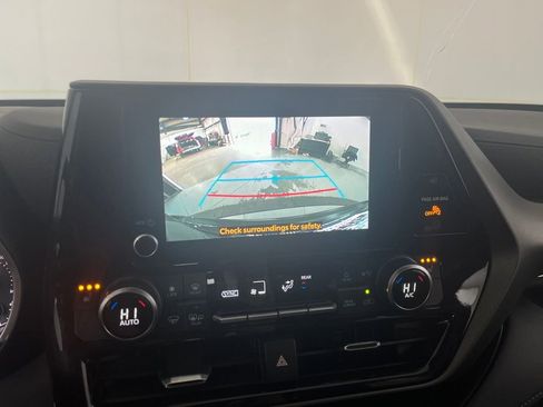 Used 2023 Toyota Highlander XSE image 72
