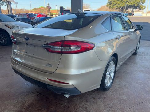 Used 2019 Ford Fusion SE image 6