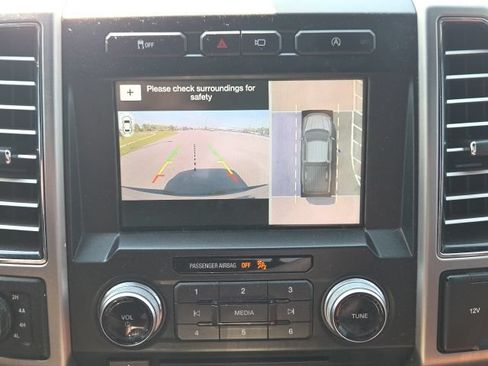 Used 2018 Ford F150 Platinum w/ Equipment Group 701A Luxury AWD/4WD image 30