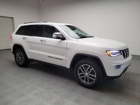Used 2017 Jeep Grand Cherokee Limited w/ Luxury Group II image 11
