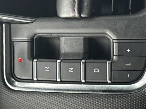 Used 2022 Chevrolet Suburban RST w/ Sport Performance Package image 34