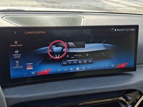 Used 2025 BMW 330i xDrive Sedan w/ M Sport Package image 16