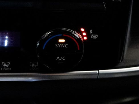 Used 2022 Nissan Rogue Platinum w/ Head-Up Display Package image 24