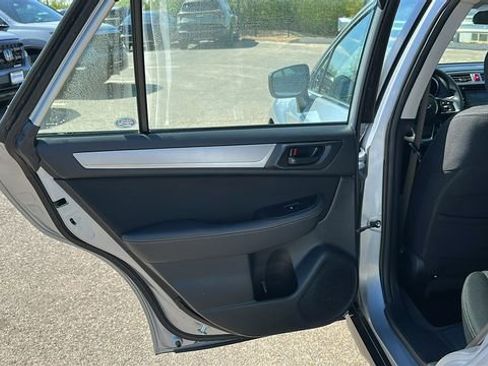Used 2019 Subaru Outback 2.5i AWD/4WD image 21