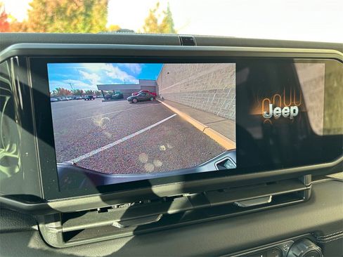 New 2025 Jeep Gladiator Sport image 22