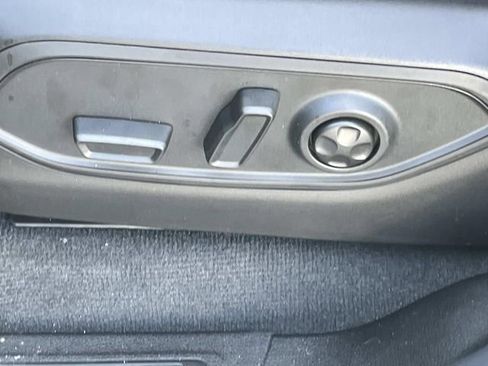 New 2025 Jeep Grand Cherokee Altitude image 22