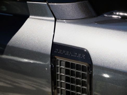 Used 2025 Land Rover Defender 110 X image 29