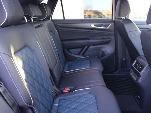 New 2026 Volkswagen Atlas Cross Sport SEL Premium R-Line image 17