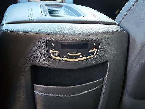 Used 2019 Cadillac Escalade ESV Luxury image 10