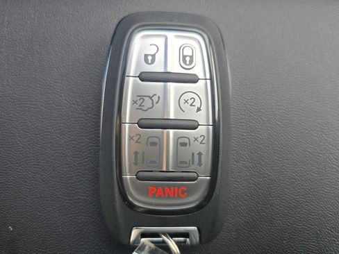 New 2026 Chrysler Pacifica Select image 22