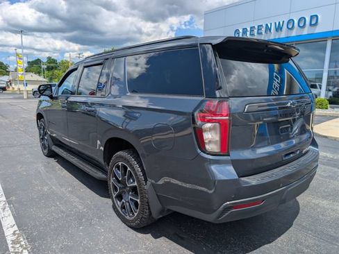 Used 2021 Chevrolet Suburban RST AWD/4WD image 3