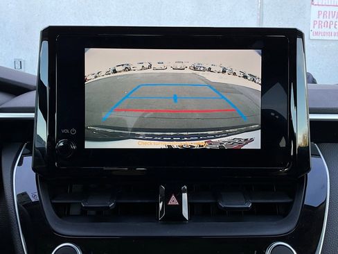 Used 2025 Toyota Corolla LE image 28